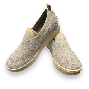 Sketchers Air Cooled Arch Fit Slip On Sneakers